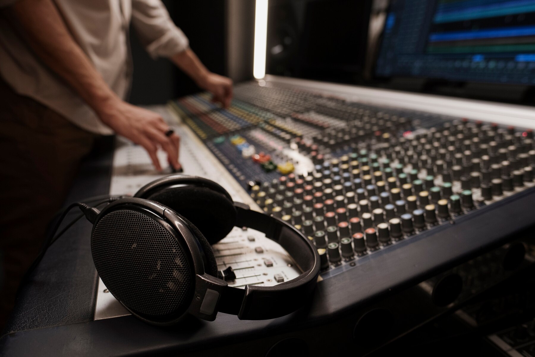 close up artist making music 23 2149199987